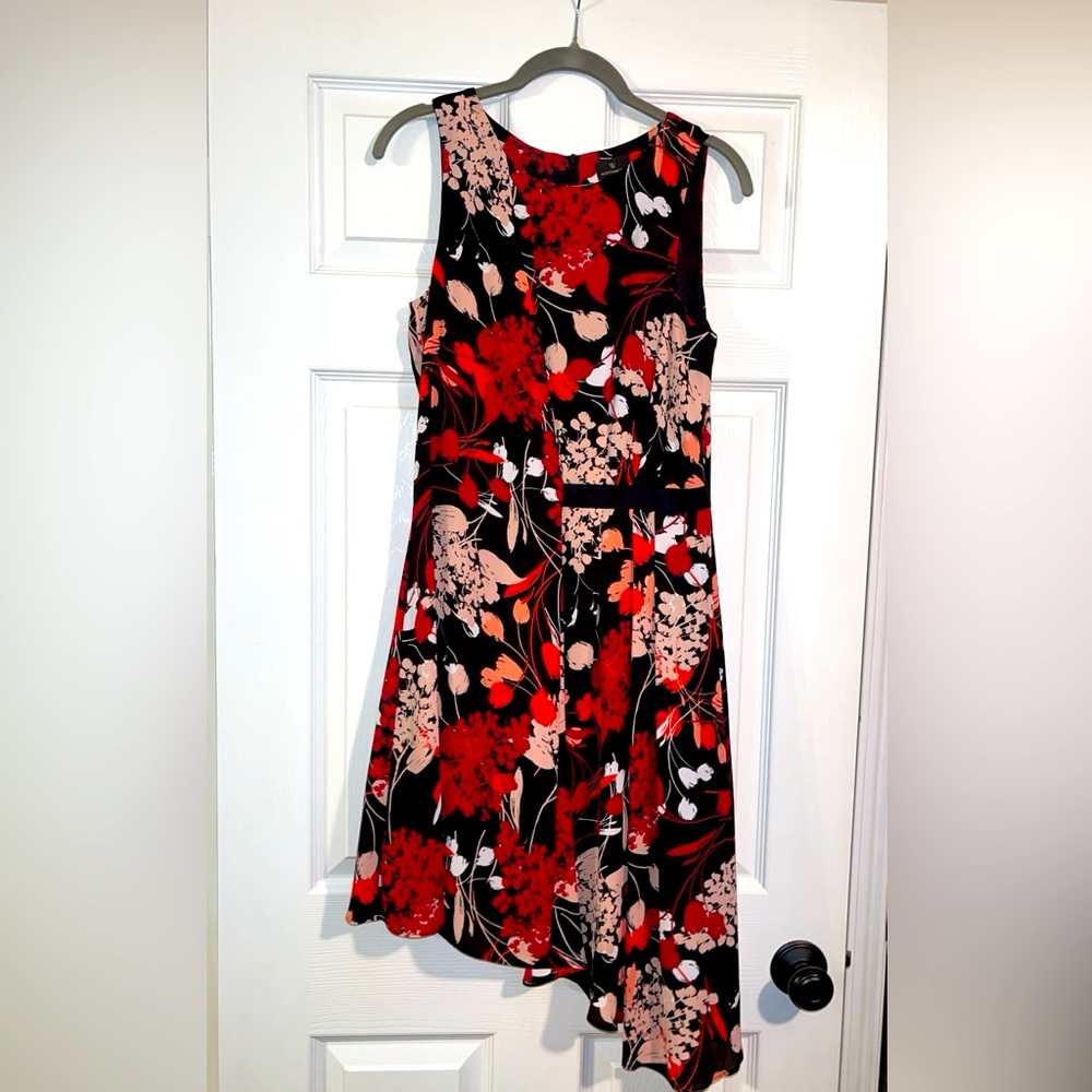 Worthington size 6 floral black and red uneven hemline dress